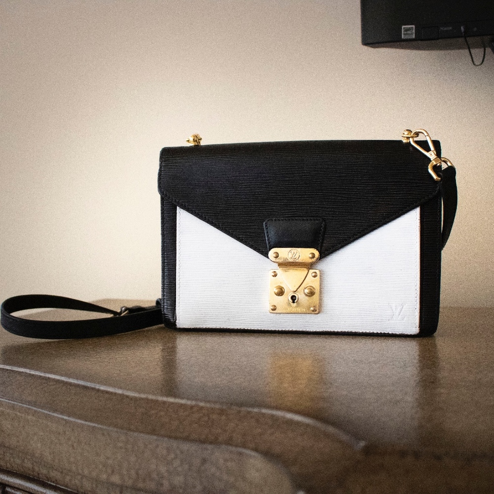 Louis Vuitton Sellier Dragonne Metis Monceau.